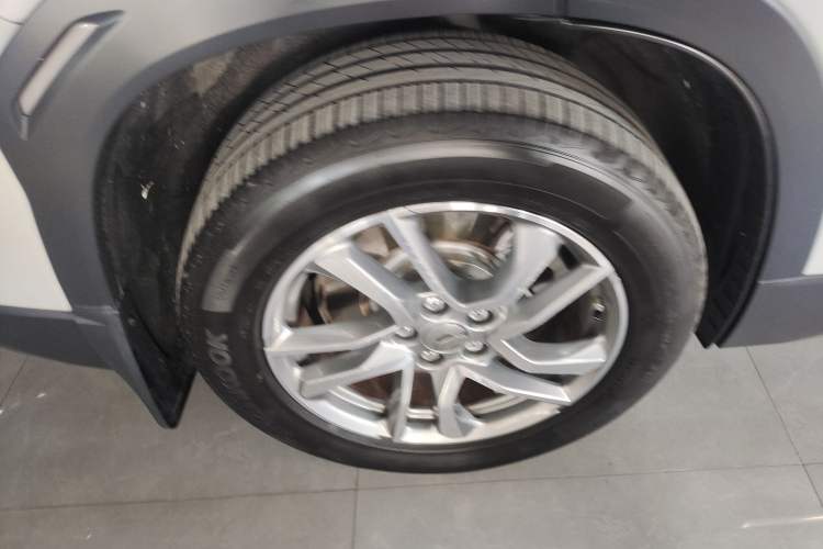 Used Nio EC6 2020 430 km Sport Version Right Rear Wheel Hub