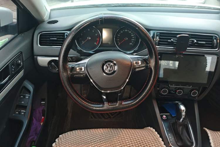 Used Volkswagen Sagitar 2017 1.6L Automatic Comfort Model Steering Wheel