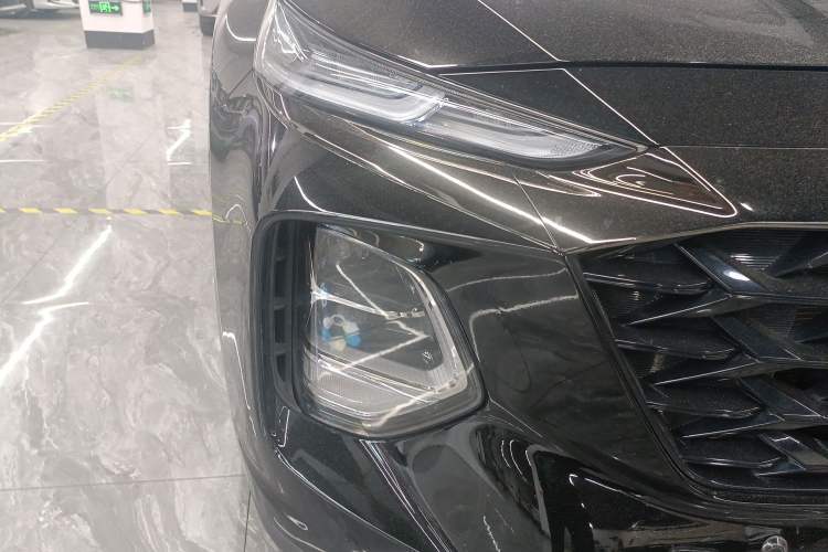 Used Hyundai Santa Fe 2023 Traveler 380T GDi Automatic Two-Wheel Drive GLX Elite Edition Right Front Headlight