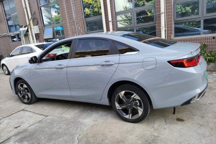 Used Geely Auto Emgrand L HiP 2024 Champion Edition 1.5TD-DHT Pro 100KM Excellence Model
