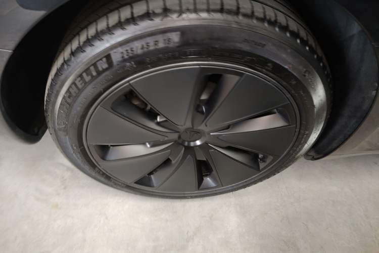 Used Tesla Model 3 2023 Rear-Wheel-Drive Version
