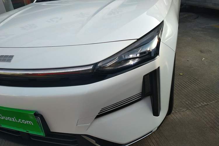 Used Geely Galaxy L6 2025 EM-i 140km Long-Range Version