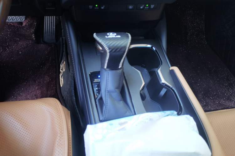 Used Lexus ES 2024 200 Premium Edition Gear Lever