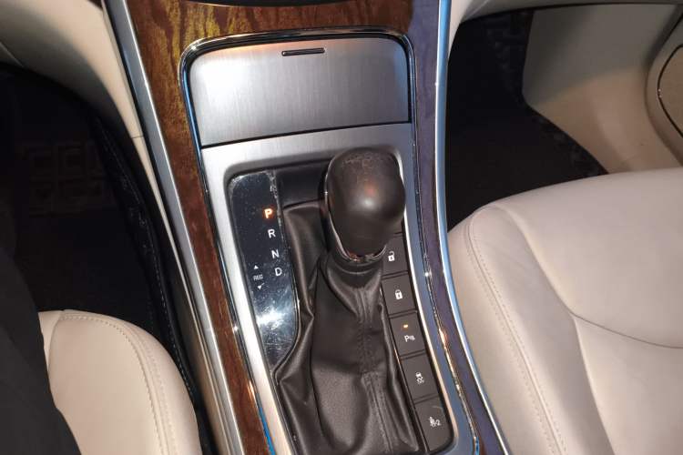 Used Roewe e950 2016 1.4T Luxury Edition