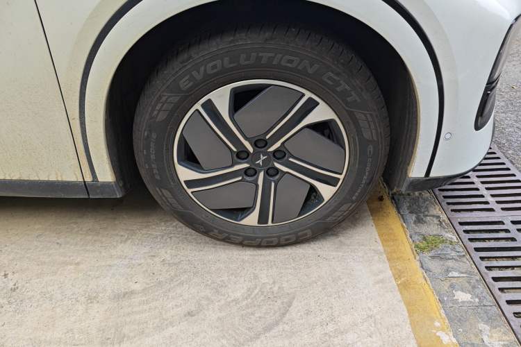 Used XPeng G6 2023 580 Long-Range Pro Right Front Wheel Hub