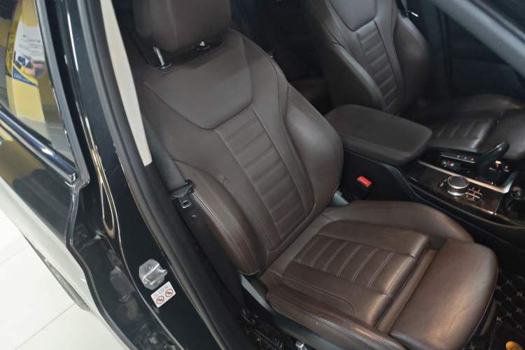 Used BMW X3 2020 xDrive30i Luxury Model with M Sport Package Right Front Seat