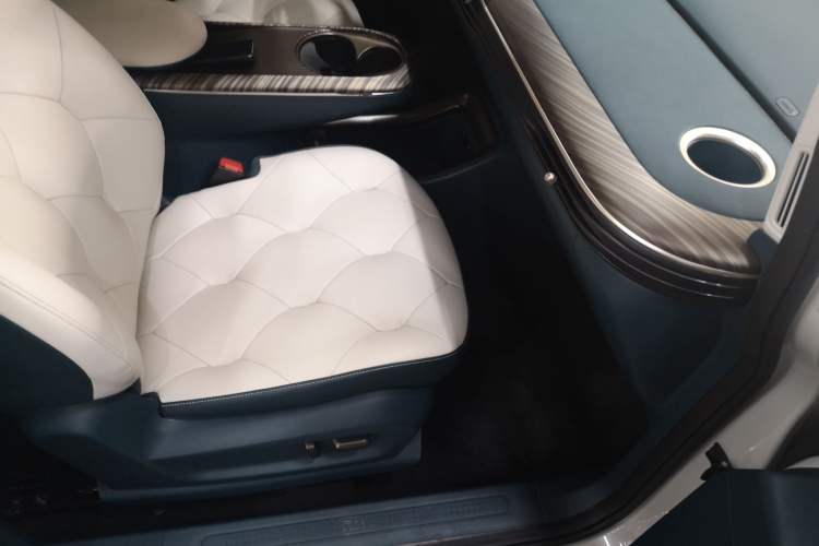 Used Baojun Cloud 2023 460 Max Lingxi Version Right Front Seat