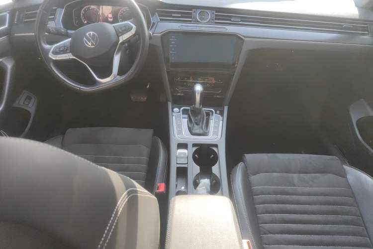 Used Volkswagen Magotan 2020 330TSI DSG Luxury Edition Center Console