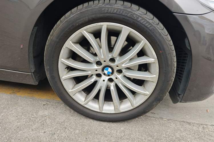 Used BMW 5 Series 2014 525Li Luxury Design Package
