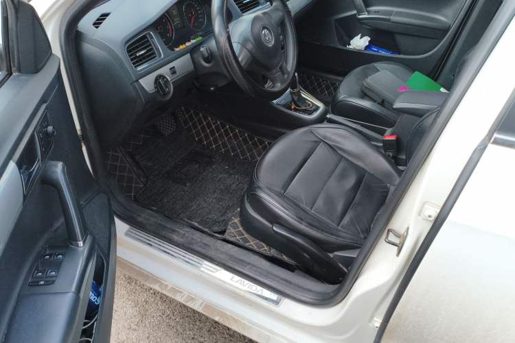 Used Volkswagen Gran Lavida 2013 1.4 TSI Automatic Comfort Model
