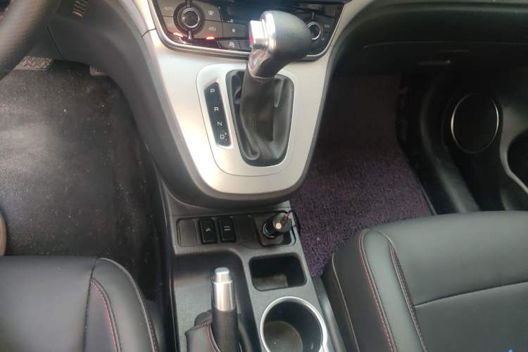 Used Haval M6 2019 1.5T DCT Two-Wheel Drive Elite Version China VI Standard
