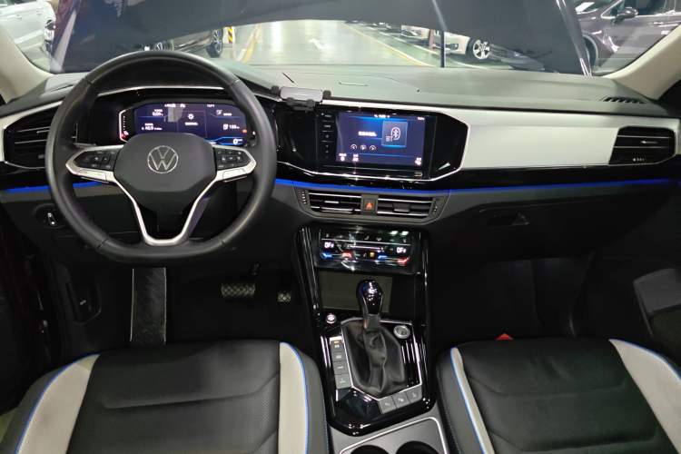 Used Volkswagen Tayron GTE Plug-in Hybrid 2020 1.4T Luxury Model Center Console