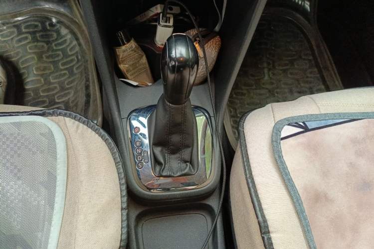 Used Volkswagen Polo 2011 1.6L Automatic ZhiShang Version Gear Lever