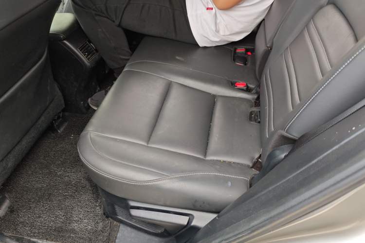 Used Lexus NX 2015 200T All-Wheel-Drive Fēngshàng Edition Left Rear Seat