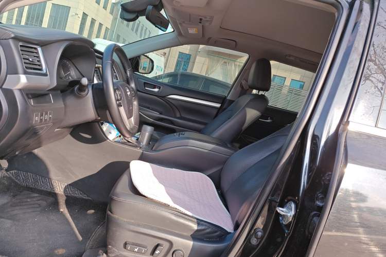 Used Toyota Highlander 2018 2.0T Four-Wheel Drive Prestige Version 7 Seats China VI Standard