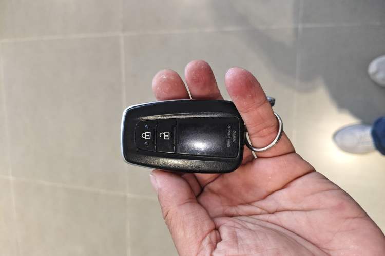 Used Toyota RAV4 2020 Dual-Engine 2.5L E-CVT Four-Wheel Drive Elite Edition Vehicle Key