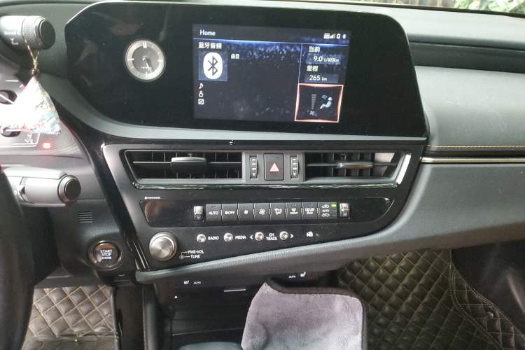 Used Lexus ES 2021 260 Excellence Edition Audio And AC Panel