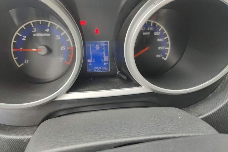 Used CHANGAN KAICHENG Ounuo S 2015 1.5L Jin Ouno Standard Model