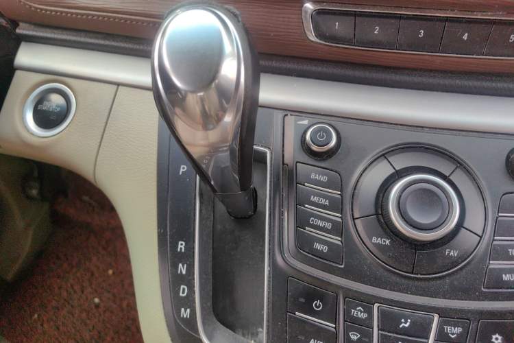 Used Buick GL8 2015 2.4L Luxury Business Premium Edition