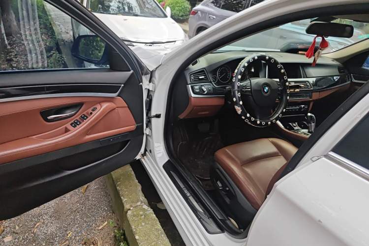 Used BMW 5 Series 2014 520i Elegant Edition