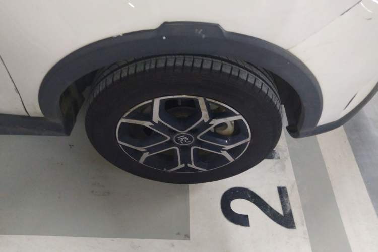 Used BYD Yuan Pro 2021 401 km Luxury Version Right Front Wheel Hub