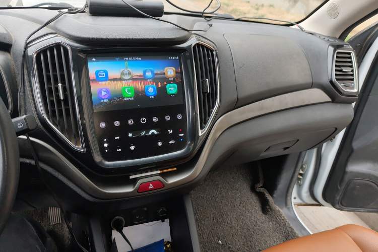 Used CHANGAN OSHAN CX70 2016 1.6L Manual Luxury Model Audio And AC Panel