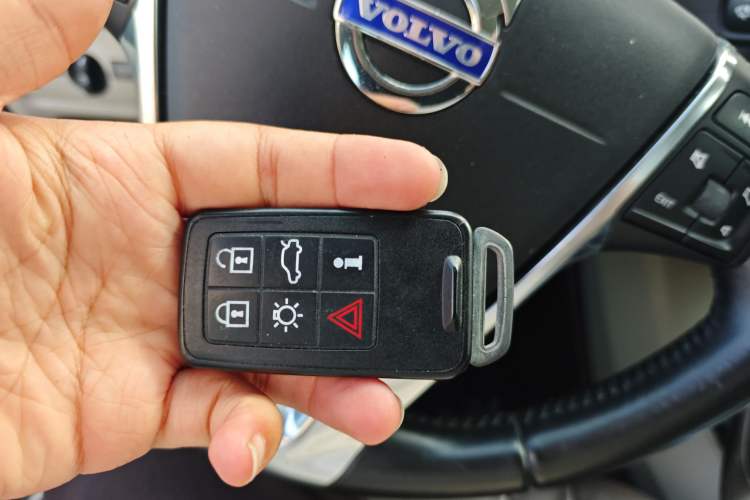 Used Volvo V40 2014 2.0T Zhiya Edition Vehicle Key