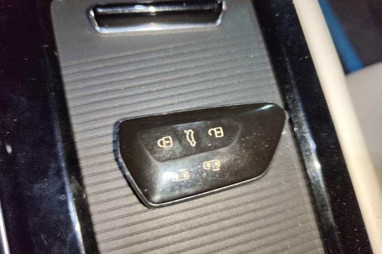 Used Volkswagen Viloran 2022 380TSI Prestige Edition Vehicle Key