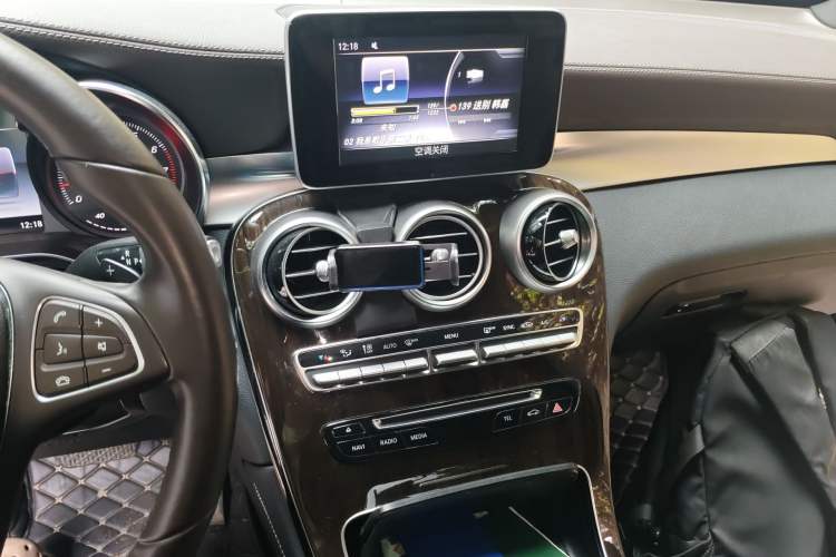 Used Mercedes-Benz GLC 2019 Facelift GLC 260 L 4MATIC Luxury Model
