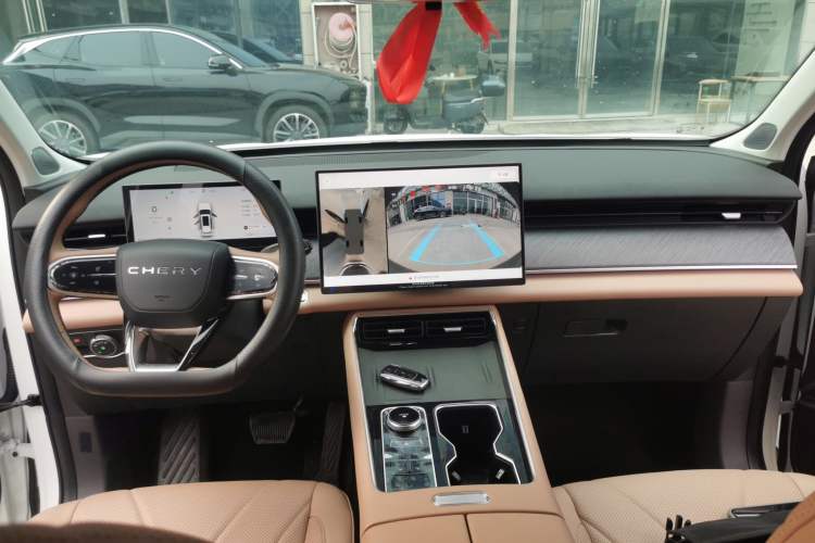 Used Chery Tiggo 8 L 2025 Model 2.0T Two-Wheel Drive Changhong Edition—5 Seaters
