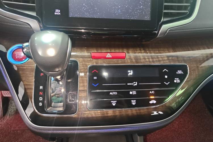 Used Honda Odyssey 2015 2.4L Smart Edition Audio And AC Panel