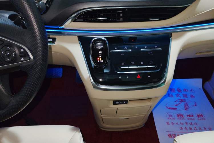 Used Buick GL8 2023 Facelifted Land Cruiser Executive Luxury Version
