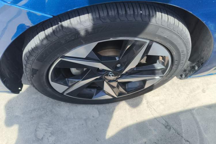 Used Hyundai Elantra 2021 1.5L CVT LUX Prestige Edition Left Front Wheel Hub