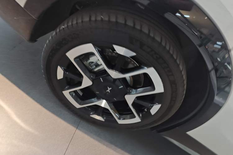 Used XPeng G7 2025 702 Max Right Rear Wheel Hub