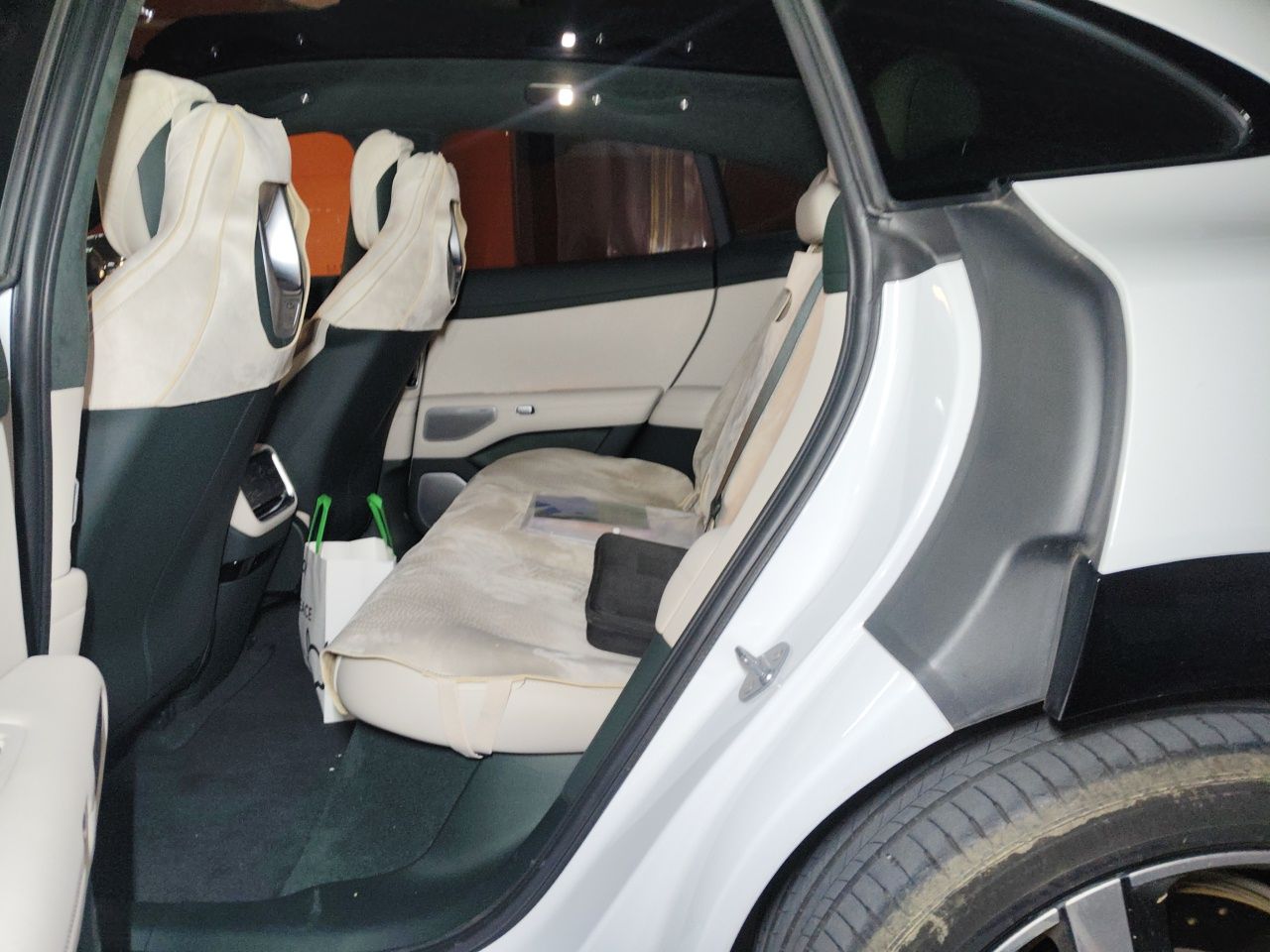 Xiaomi Auto YU7 2025 Ultra-Long Range High-Performance All-Wheel-Drive Max Edition — снимка 17