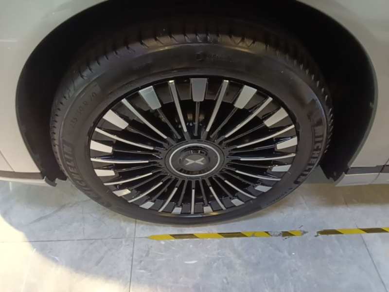 Used XPeng X9 2025 740 Ultra-Long Range Max — 22