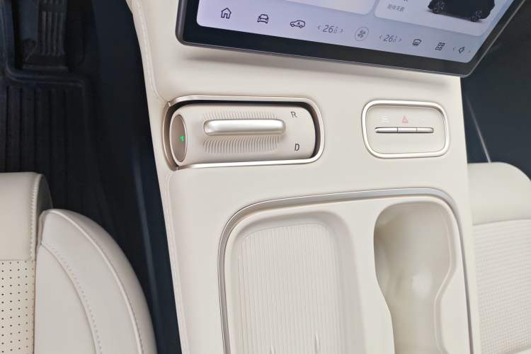 Used Nio ES6 2024 75 kWh Gear Lever