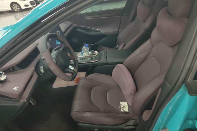 Used Xiaomi Auto SU7 2024 Four-Wheel Drive Ultra-Long Range Advanced Intelligent Driving Max Edition