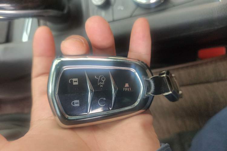 Used Cadillac XT5 2021 2.0T Two-Wheel Drive Luxury Version Vehicle Key