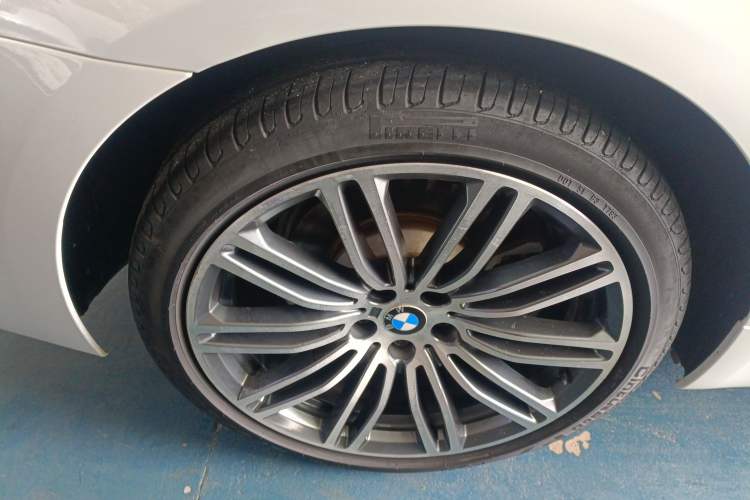 Used BMW 5 Series 2018 530Li Leading Model M Sport Package