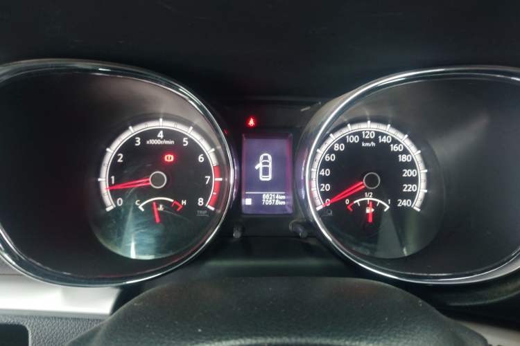 Used Venucia T70 2015 1.6L Manual Ruixing Edition
