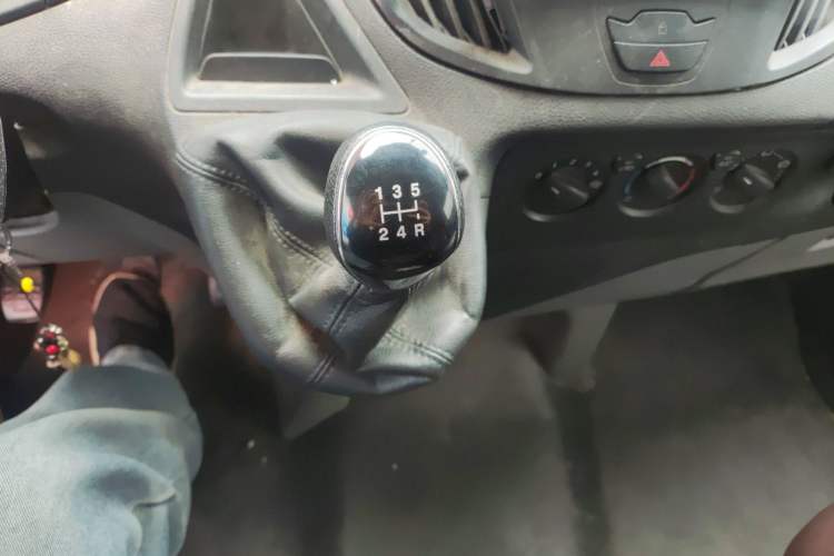 Used Ford Transit 2020 2.0T Diesel Multi-Function Commercial Vehicle Mid-Chassis Low-Roof Design with Dual Rear Doors Emission Standard China V
