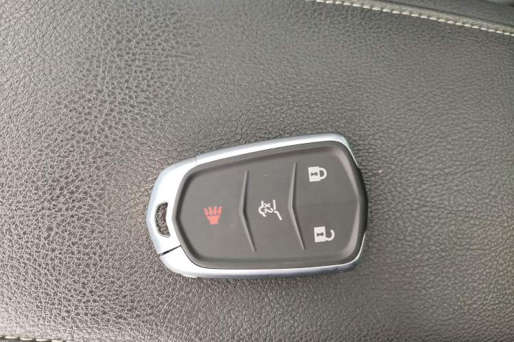 Used Cadillac XT4 2022 28T Two-Wheel-Drive Luxury Version
