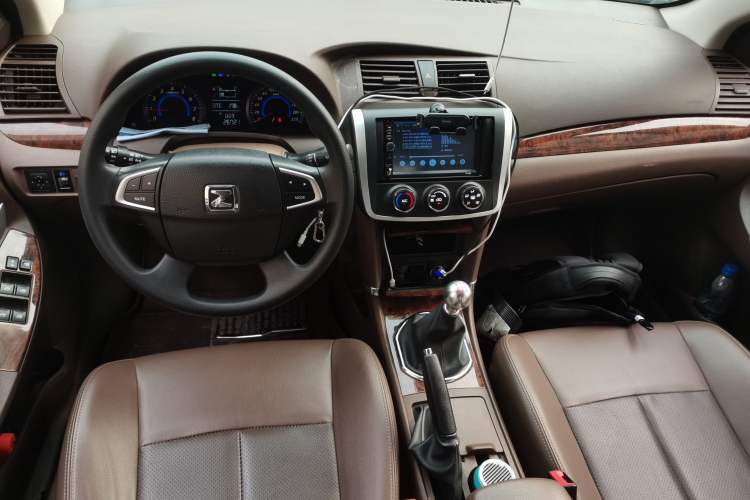 Used Zotye Z300 2014 1.5L Urban Edition Manual Luxury Model
