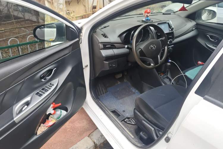 Used Toyota YARiS L Zhi Xuan 2015 1.5E Automatic Charm Edition