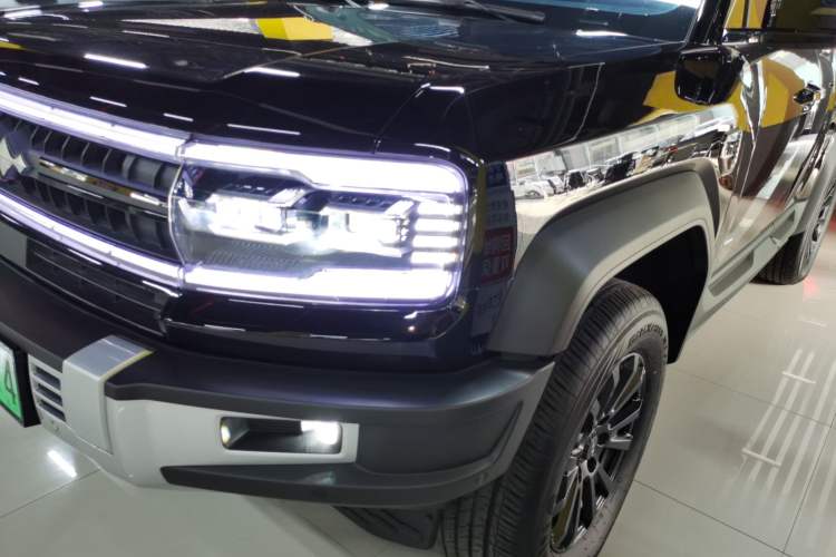 Used Formula Leopard 5 2023 Navigator Edition
