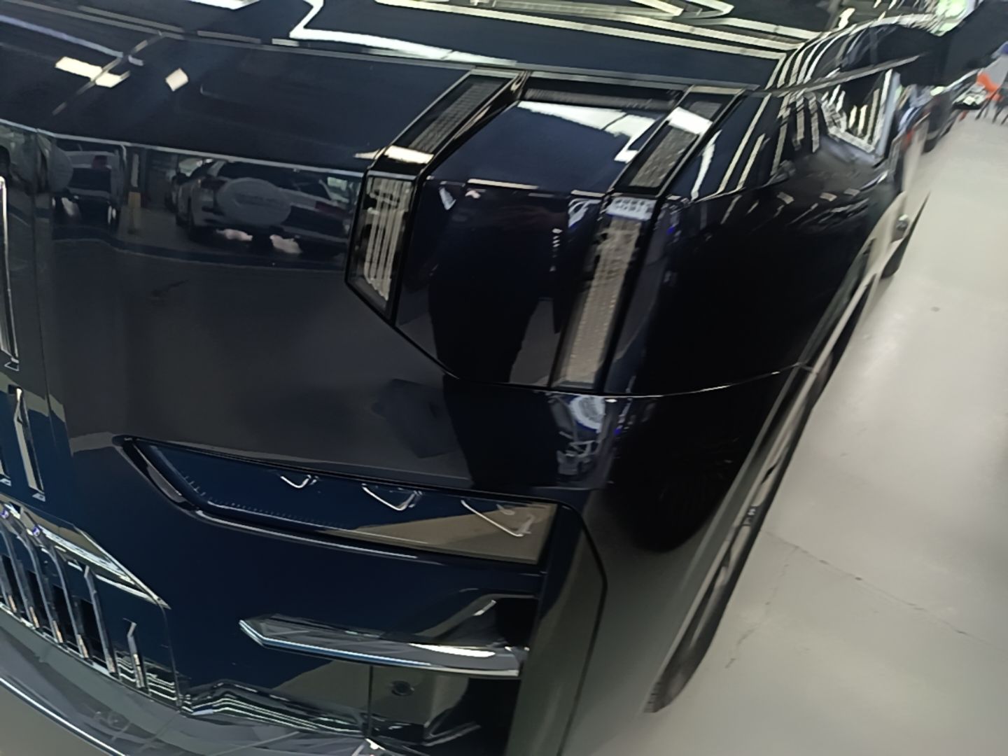Zeekr 009 2024 7-Seater Walk-Through Version Four-Wheel Drive 108 kWh — снимка 8