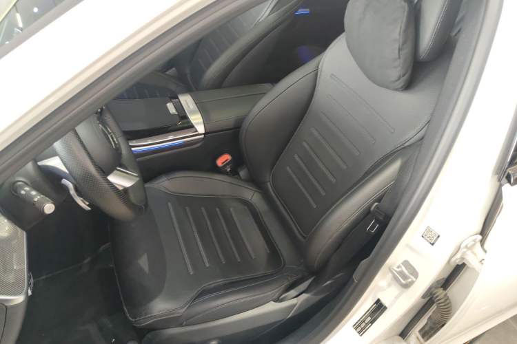 Used Mercedes-Benz C-Class 2024 Second Facelift C 260 L Starry Night Sport Edition
