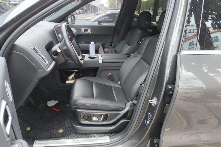 Used Li Auto L8 2024 Pro Model
