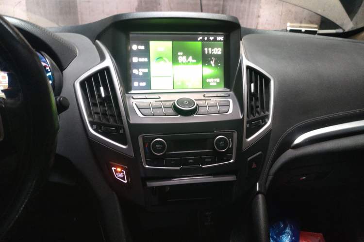 Used Dongfeng Aeolus AX7 2015 2.0L Automatic Zhiyi Trim Audio And AC Panel